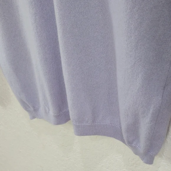 MURANO CASHMERE Men's Lavender V-Neck Sweater - Picture 8 of 17